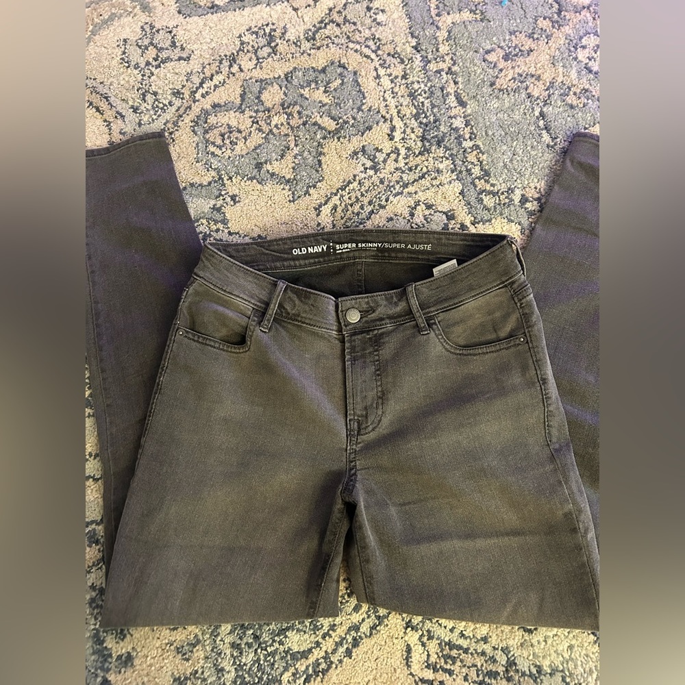 old navy super skinny mid rise dark grey jeans.